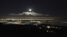 Melbourne Night View from Dandenong Bonzaview B&B
